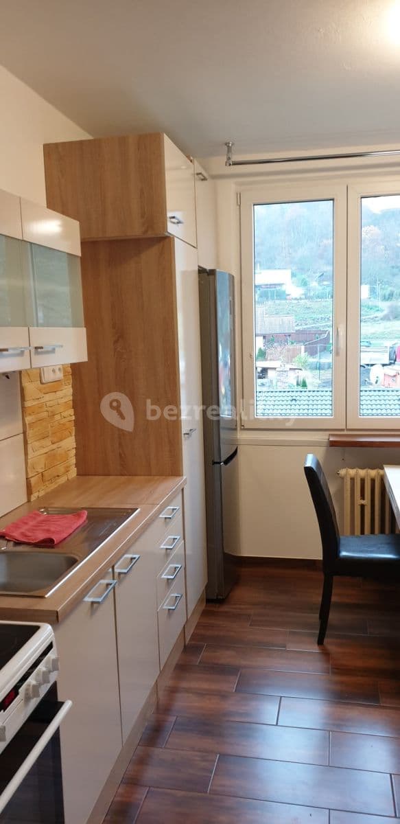 Prenájom bytu 1-izbový 37 m², Bratří Čapků, Ústí nad Labem, Ústecký kraj Prenájom bytu 1-izbový 37 m², Bratří Čapků, Ústí nad Labem, Ústecký kraj