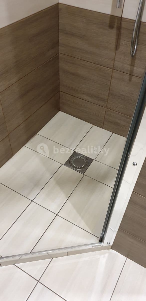 Prenájom bytu 1-izbový 37 m², Bratří Čapků, Ústí nad Labem, Ústecký kraj Prenájom bytu 1-izbový 37 m², Bratří Čapků, Ústí nad Labem, Ústecký kraj