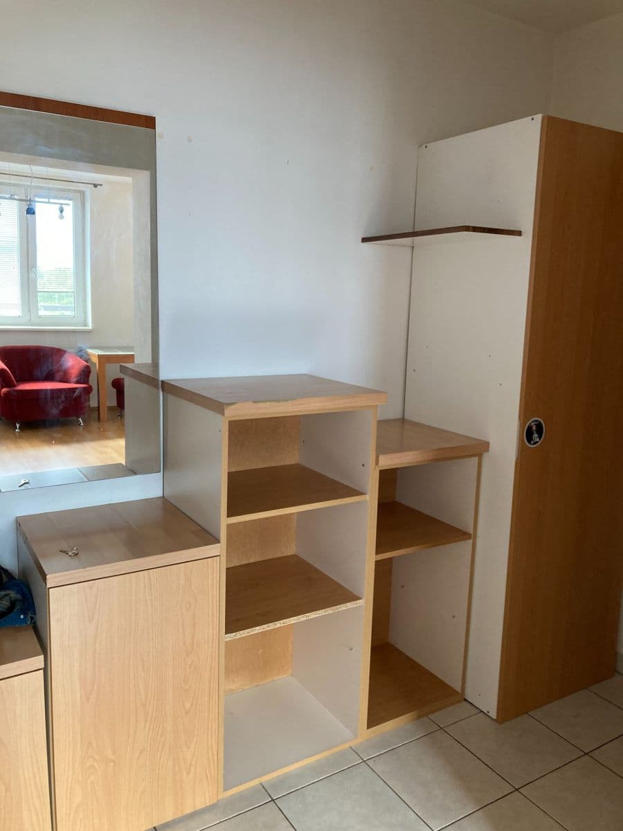 Prenájom bytu 2-izbový 40 m², Píniová, Vrakuňa, Bratislavský kraj Prenájom bytu 2-izbový 40 m², Píniová, Vrakuňa, Bratislavský kraj