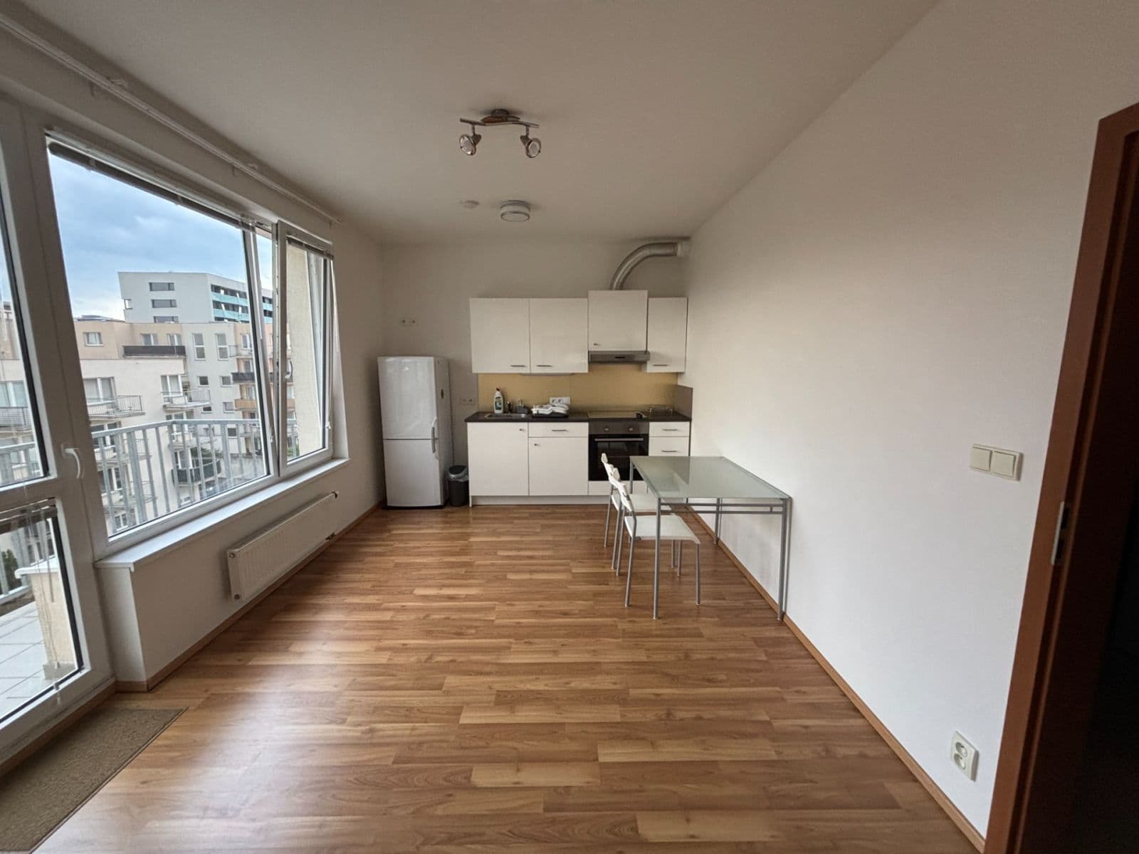 Prenájom bytu 2-izbový 37 m², Rudolfa Holeky, Praha, Praha Prenájom bytu 2-izbový 37 m², Rudolfa Holeky, Praha, Praha