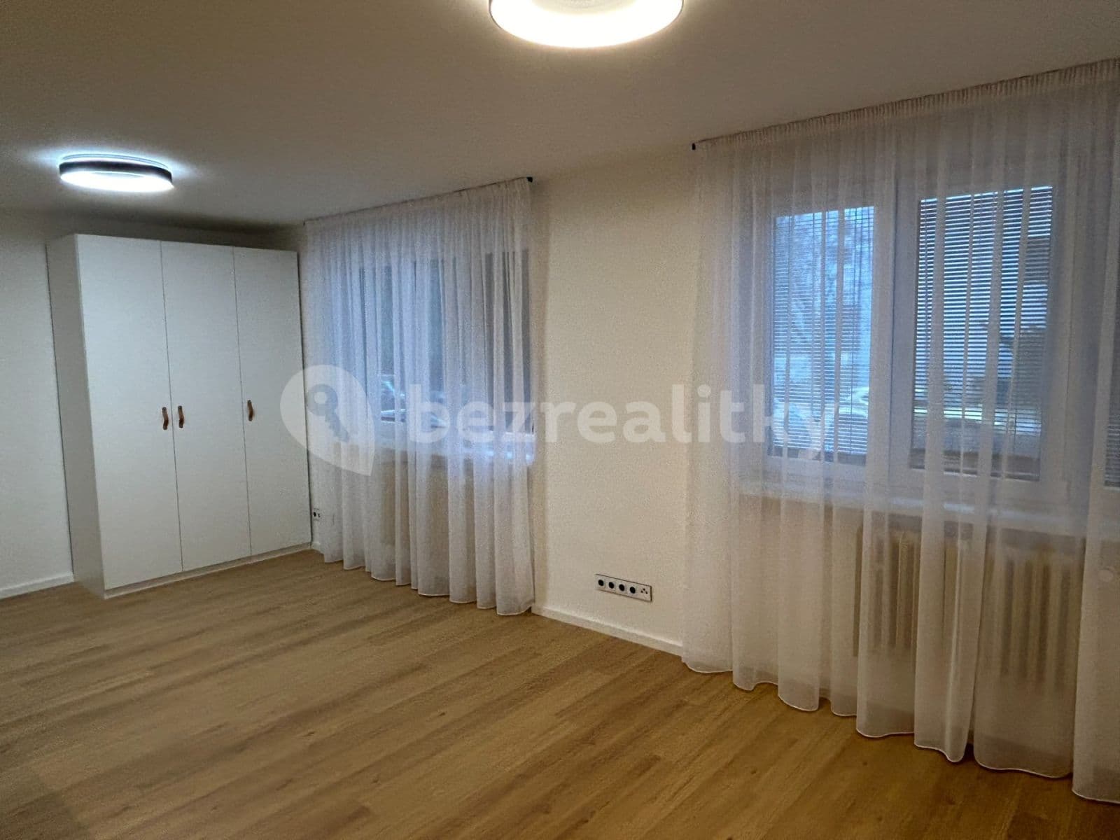 Prenájom bytu 1-izbový 35 m², Božkova, Praha, Praha Prenájom bytu 1-izbový 35 m², Božkova, Praha, Praha