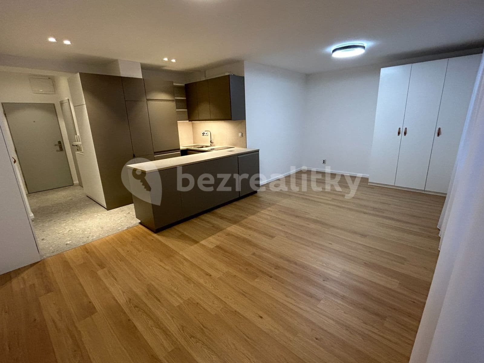 Prenájom bytu 1-izbový 35 m², Božkova, Praha, Praha Prenájom bytu 1-izbový 35 m², Božkova, Praha, Praha