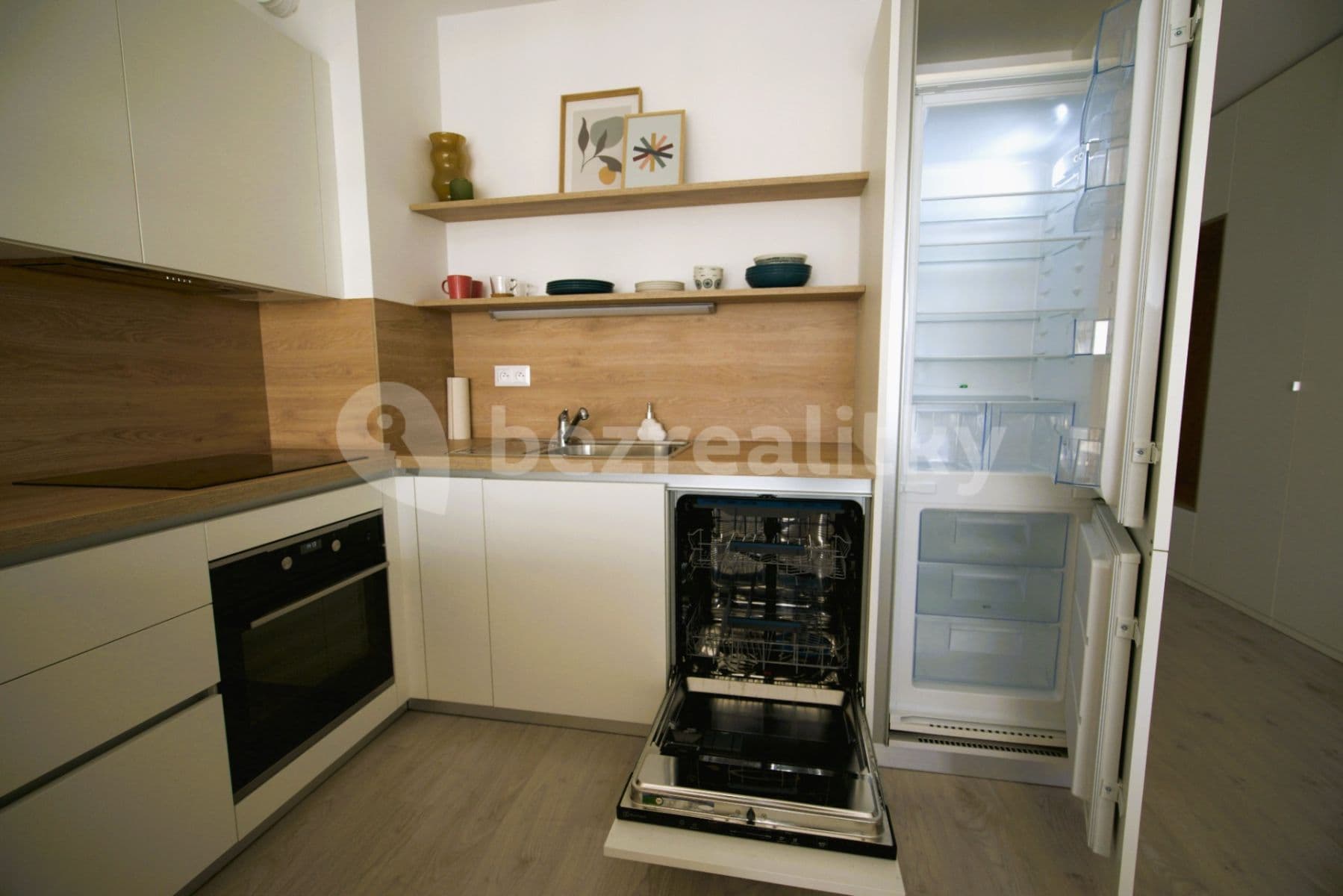 Prenájom bytu 1-izbový 40 m², Hraničná, Ružinov, Bratislavský kraj Prenájom bytu 1-izbový 40 m², Hraničná, Ružinov, Bratislavský kraj