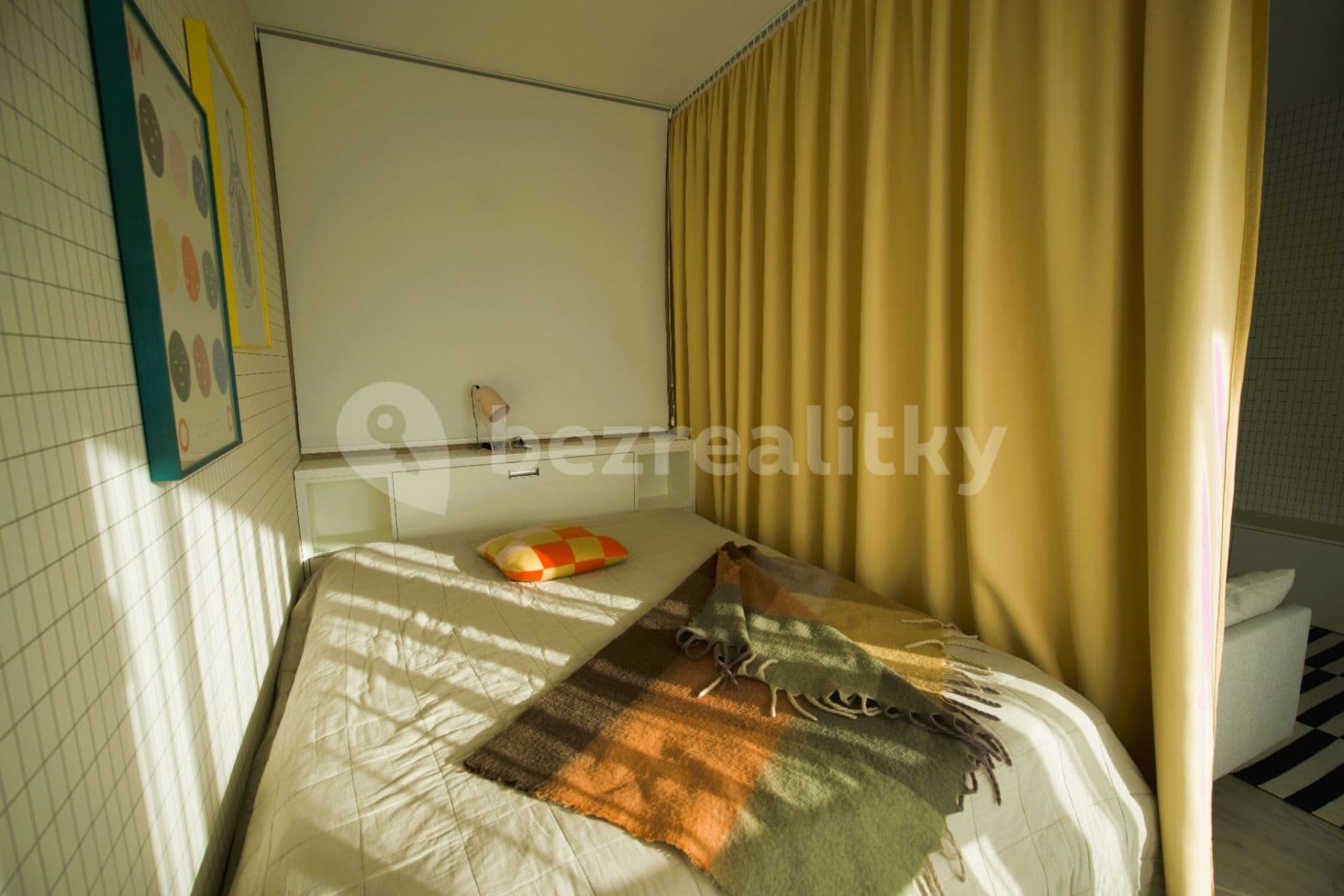 Prenájom bytu 1-izbový 40 m², Hraničná, Ružinov, Bratislavský kraj Prenájom bytu 1-izbový 40 m², Hraničná, Ružinov, Bratislavský kraj