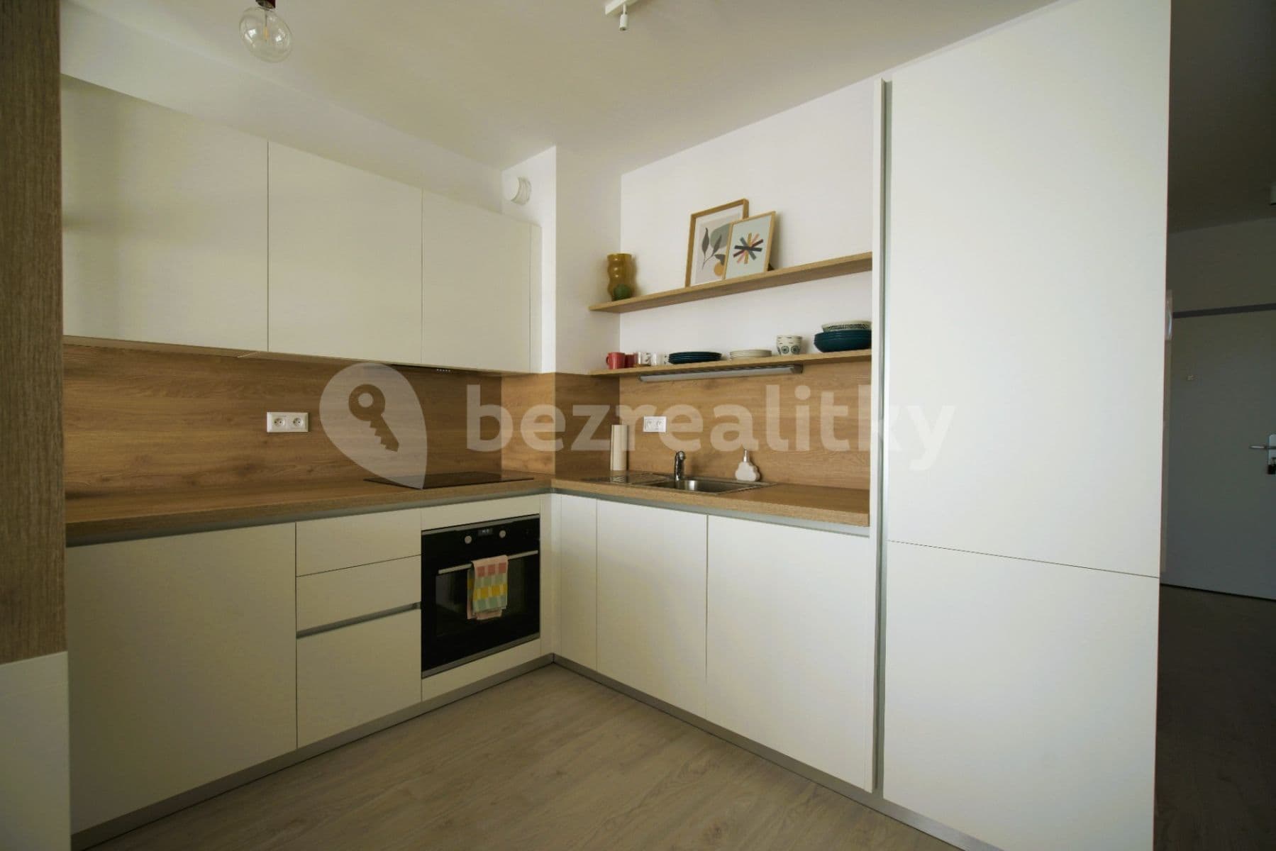 Prenájom bytu 1-izbový 40 m², Hraničná, Ružinov, Bratislavský kraj Prenájom bytu 1-izbový 40 m², Hraničná, Ružinov, Bratislavský kraj