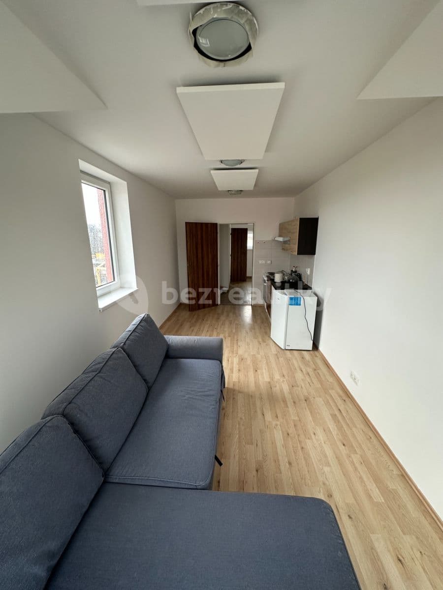 Prenájom bytu 1-izbový 29 m², Škvorec, Středočeský kraj Prenájom bytu 1-izbový 29 m², Škvorec, Středočeský kraj