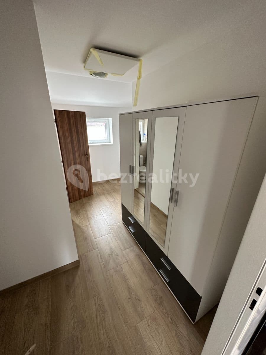 Prenájom bytu 1-izbový 29 m², Škvorec, Středočeský kraj Prenájom bytu 1-izbový 29 m², Škvorec, Středočeský kraj