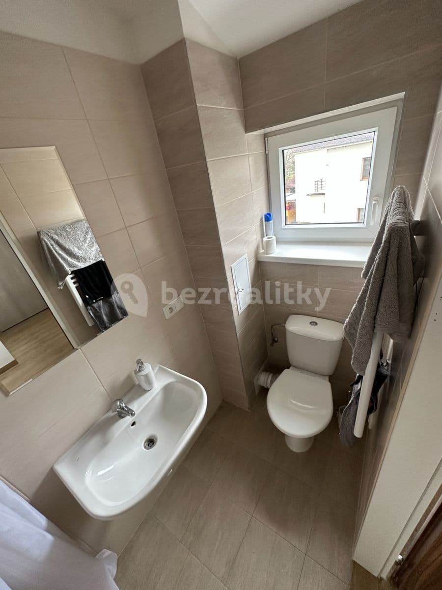 Prenájom bytu 1-izbový 29 m², Škvorec, Středočeský kraj Prenájom bytu 1-izbový 29 m², Škvorec, Středočeský kraj