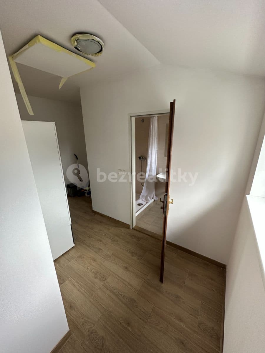 Prenájom bytu 1-izbový 29 m², Škvorec, Středočeský kraj Prenájom bytu 1-izbový 29 m², Škvorec, Středočeský kraj