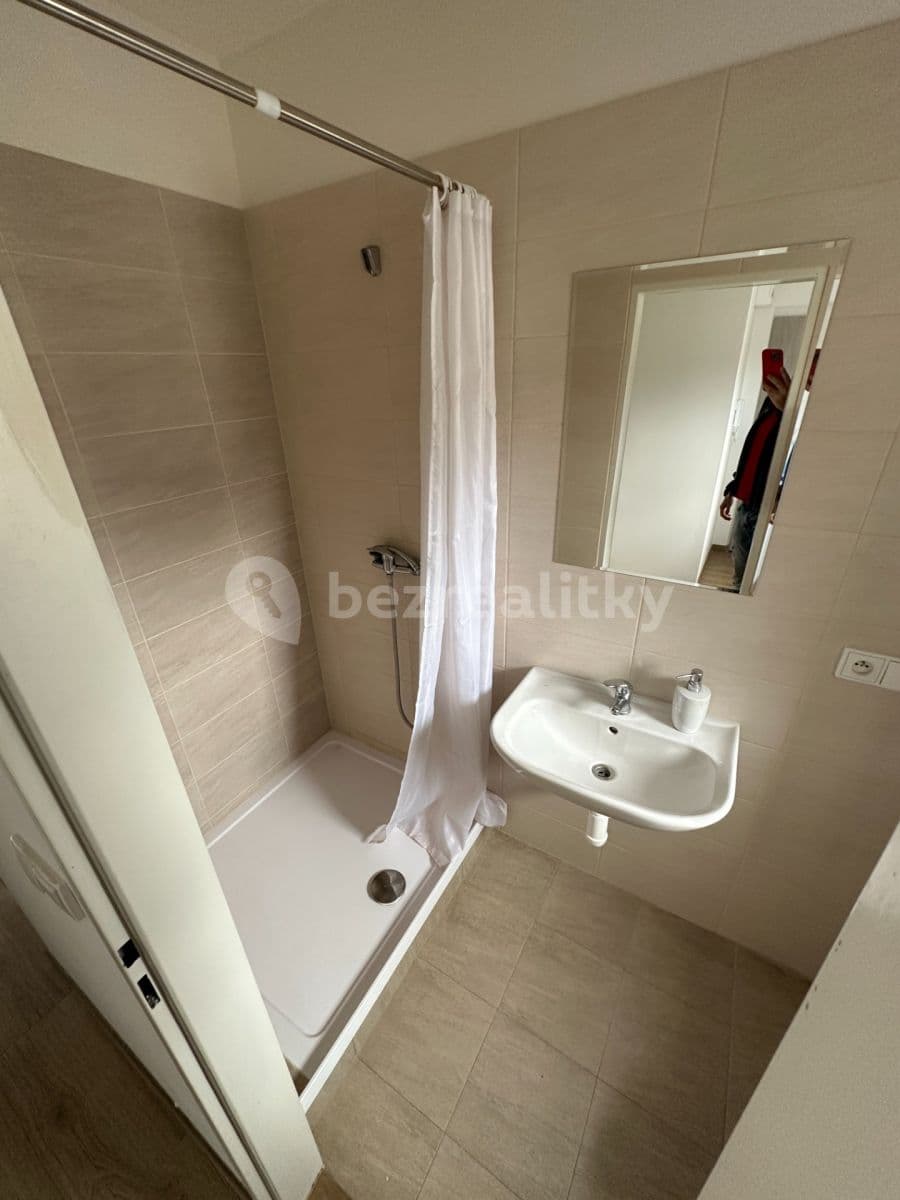 Prenájom bytu 1-izbový 29 m², Škvorec, Středočeský kraj Prenájom bytu 1-izbový 29 m², Škvorec, Středočeský kraj