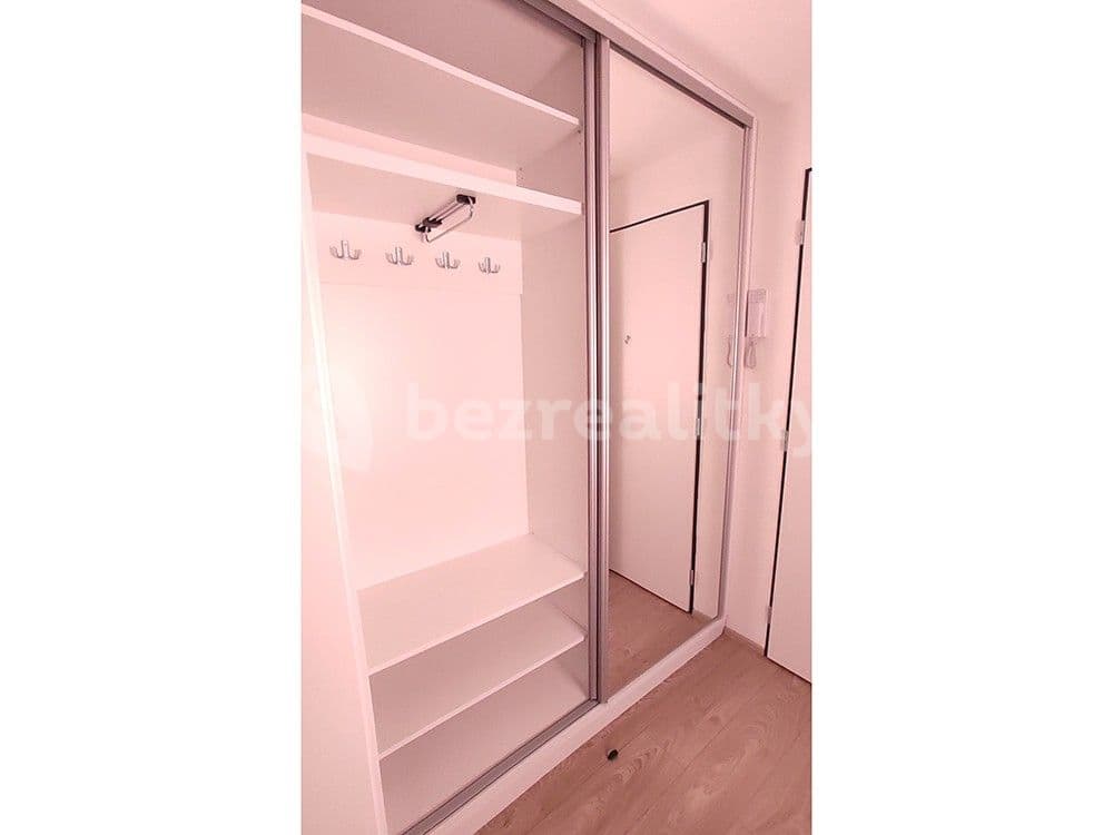 Prenájom bytu 1-izbový 30 m², Bratislavská, Brno, Jihomoravský kraj Prenájom bytu 1-izbový 30 m², Bratislavská, Brno, Jihomoravský kraj