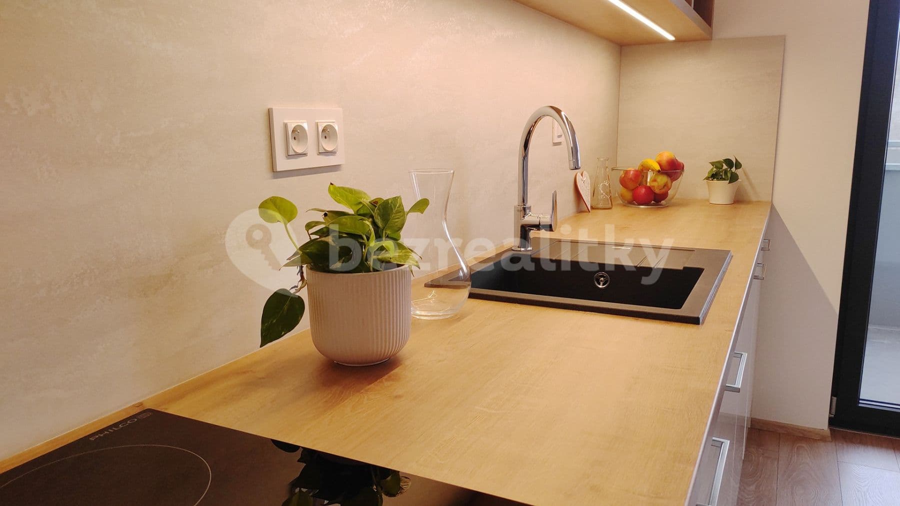 Prenájom bytu 1-izbový 30 m², Bratislavská, Brno, Jihomoravský kraj Prenájom bytu 1-izbový 30 m², Bratislavská, Brno, Jihomoravský kraj