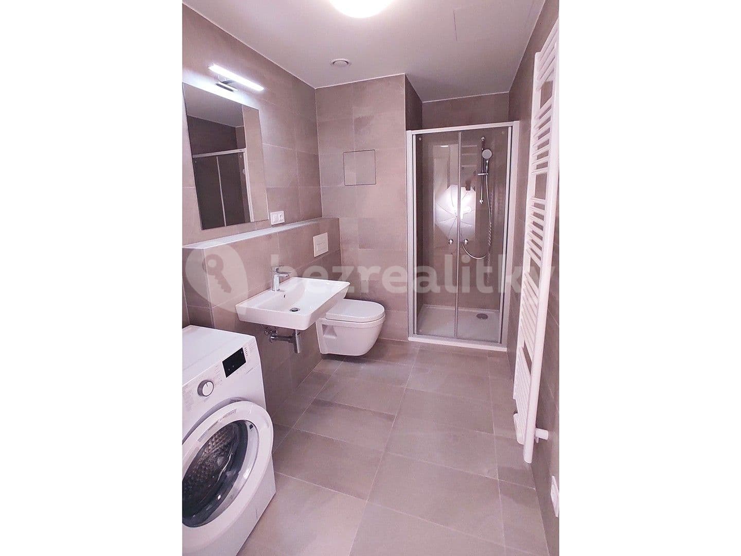 Prenájom bytu 1-izbový 30 m², Bratislavská, Brno, Jihomoravský kraj Prenájom bytu 1-izbový 30 m², Bratislavská, Brno, Jihomoravský kraj