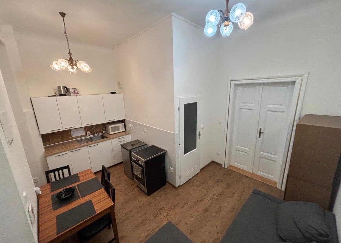 Prenájom bytu 2-izbový 50 m², Krakovská, Praha, Praha Prenájom bytu 2-izbový 50 m², Krakovská, Praha, Praha