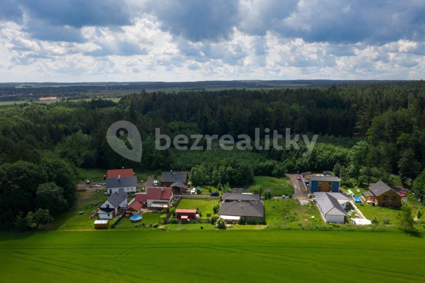 Predaj pozemku 433 m², Hradešín, Středočeský kraj