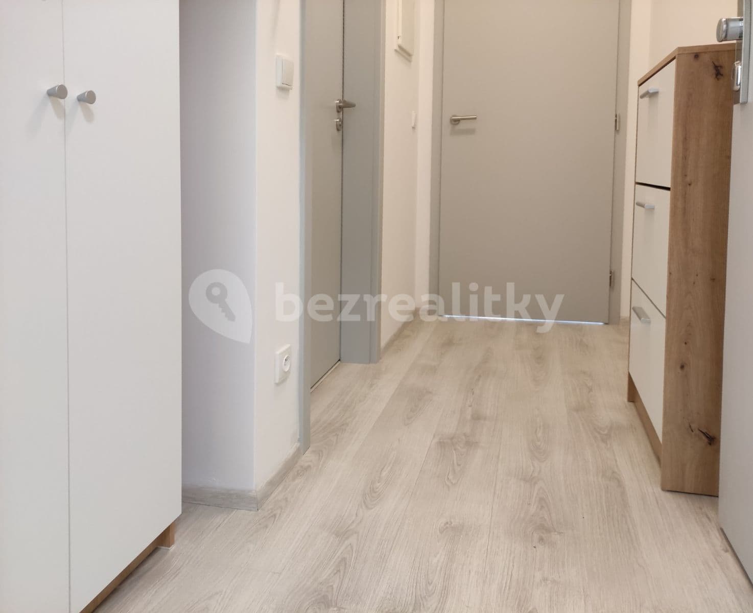 Prenájom bytu 1-izbový 30 m², Edmunda Husserla, Olomouc, Olomoucký kraj Prenájom bytu 1-izbový 30 m², Edmunda Husserla, Olomouc, Olomoucký kraj
