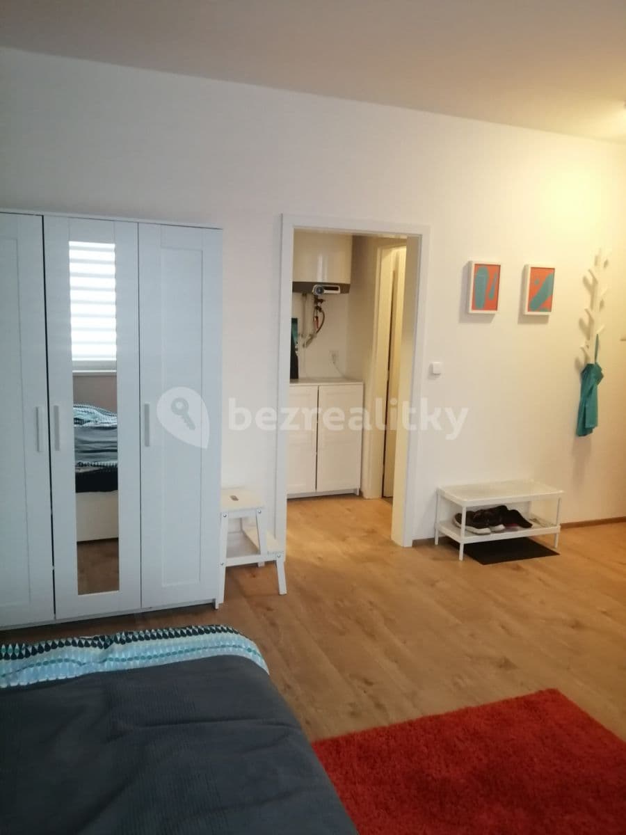 Prenájom bytu 1-izbový 32 m², Lipanská, Říčany, Středočeský kraj Prenájom bytu 1-izbový 32 m², Lipanská, Říčany, Středočeský kraj