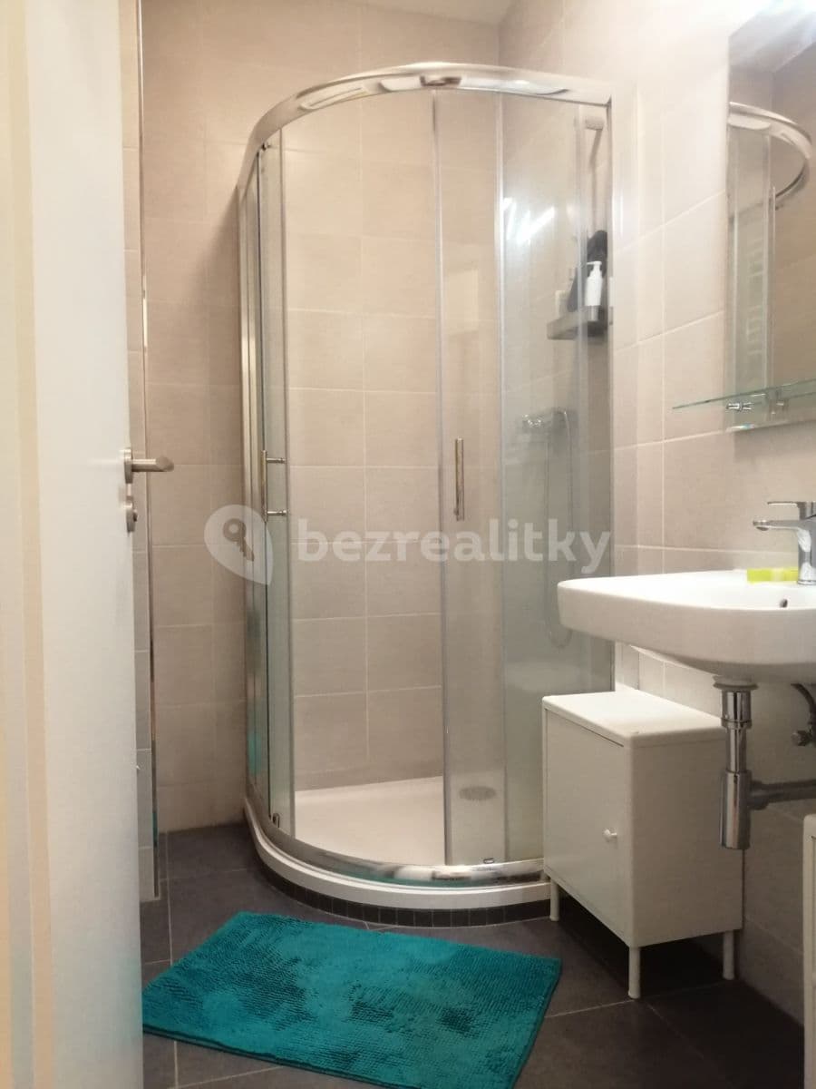 Prenájom bytu 1-izbový 32 m², Lipanská, Říčany, Středočeský kraj Prenájom bytu 1-izbový 32 m², Lipanská, Říčany, Středočeský kraj