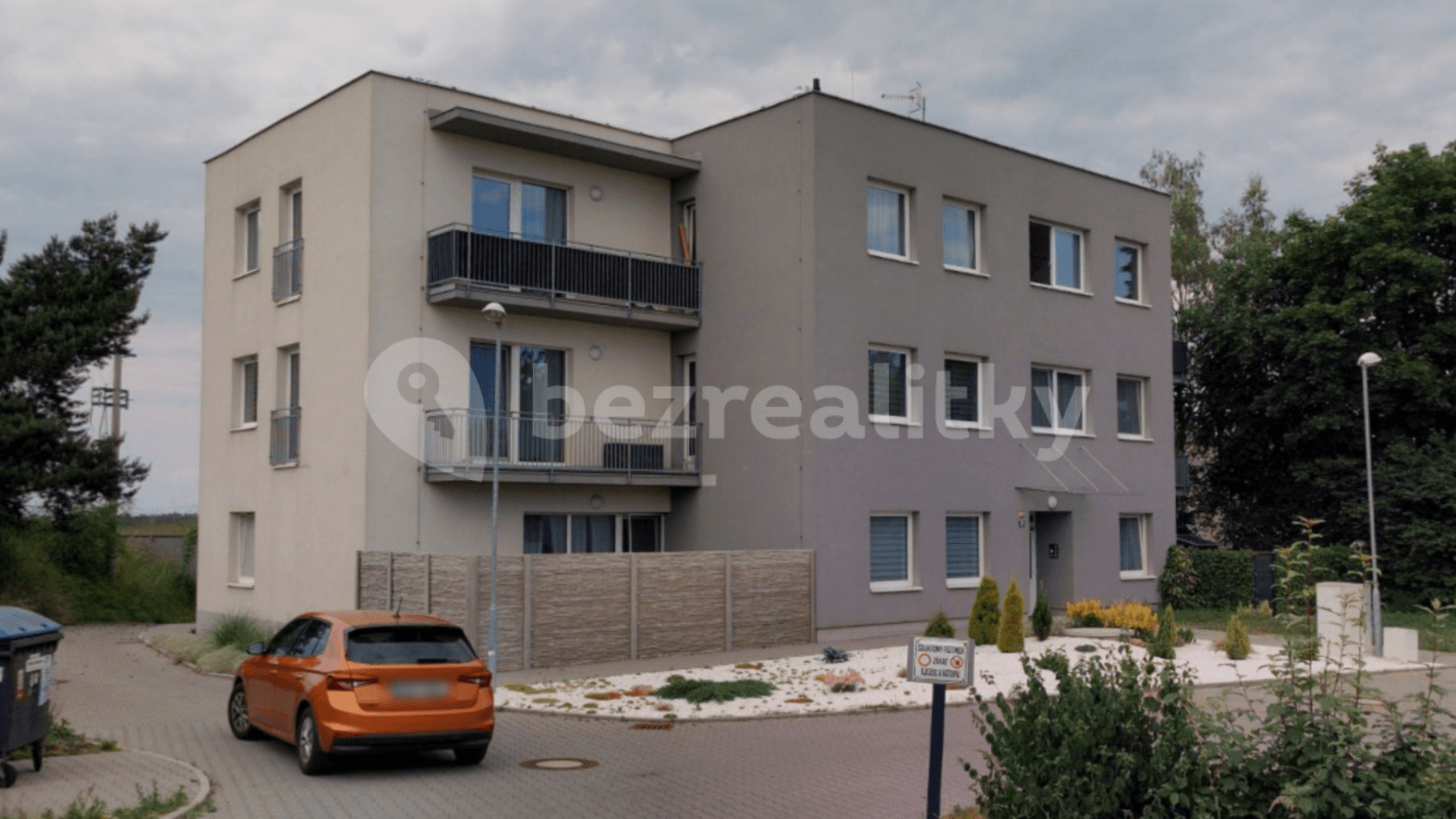 Prenájom bytu 1-izbový 32 m², Lipanská, Říčany, Středočeský kraj Prenájom bytu 1-izbový 32 m², Lipanská, Říčany, Středočeský kraj