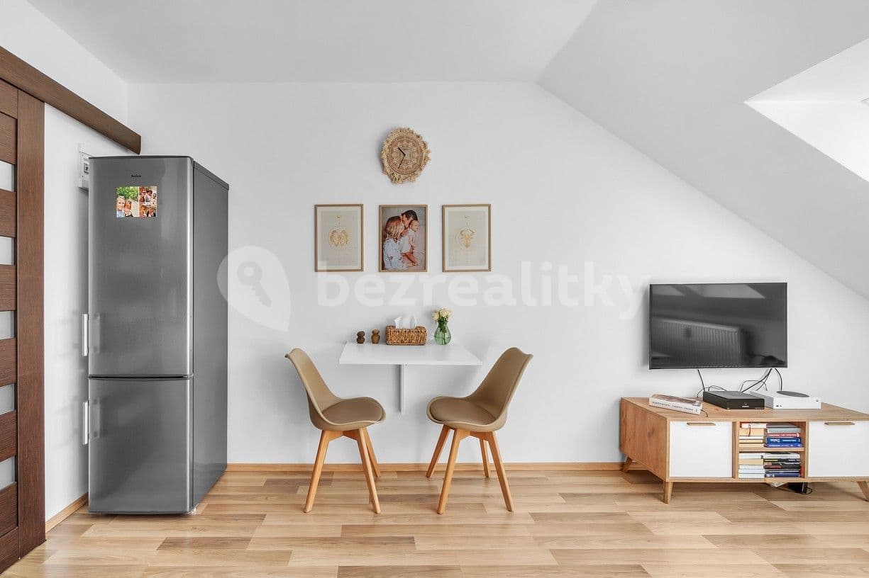 Prenájom bytu 2-izbový 36 m², Pod Labuťkou, Praha, Praha Prenájom bytu 2-izbový 36 m², Pod Labuťkou, Praha, Praha