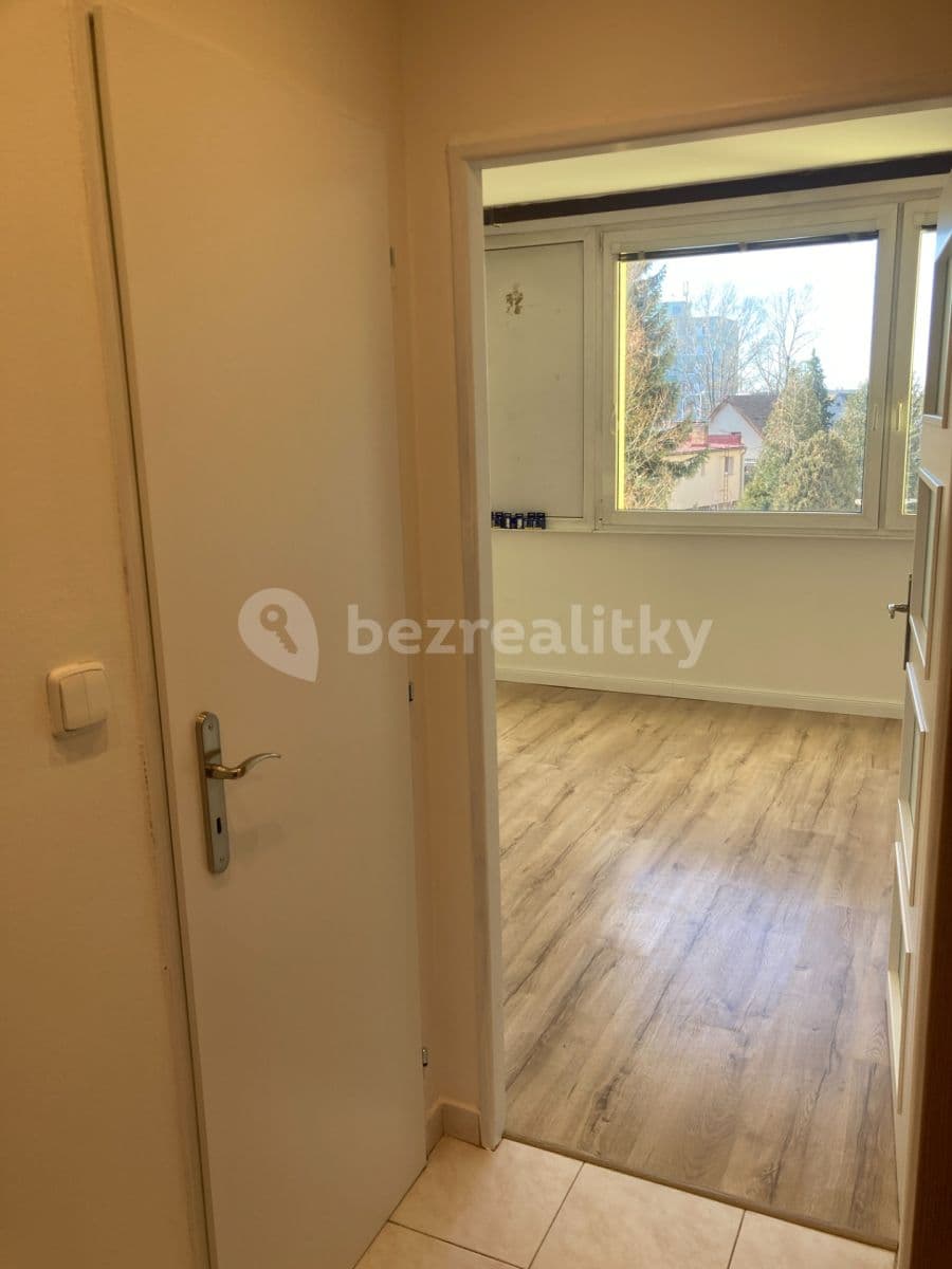 Prenájom bytu 1-izbový 36 m², Ouholická, Praha, Praha Prenájom bytu 1-izbový 36 m², Ouholická, Praha, Praha