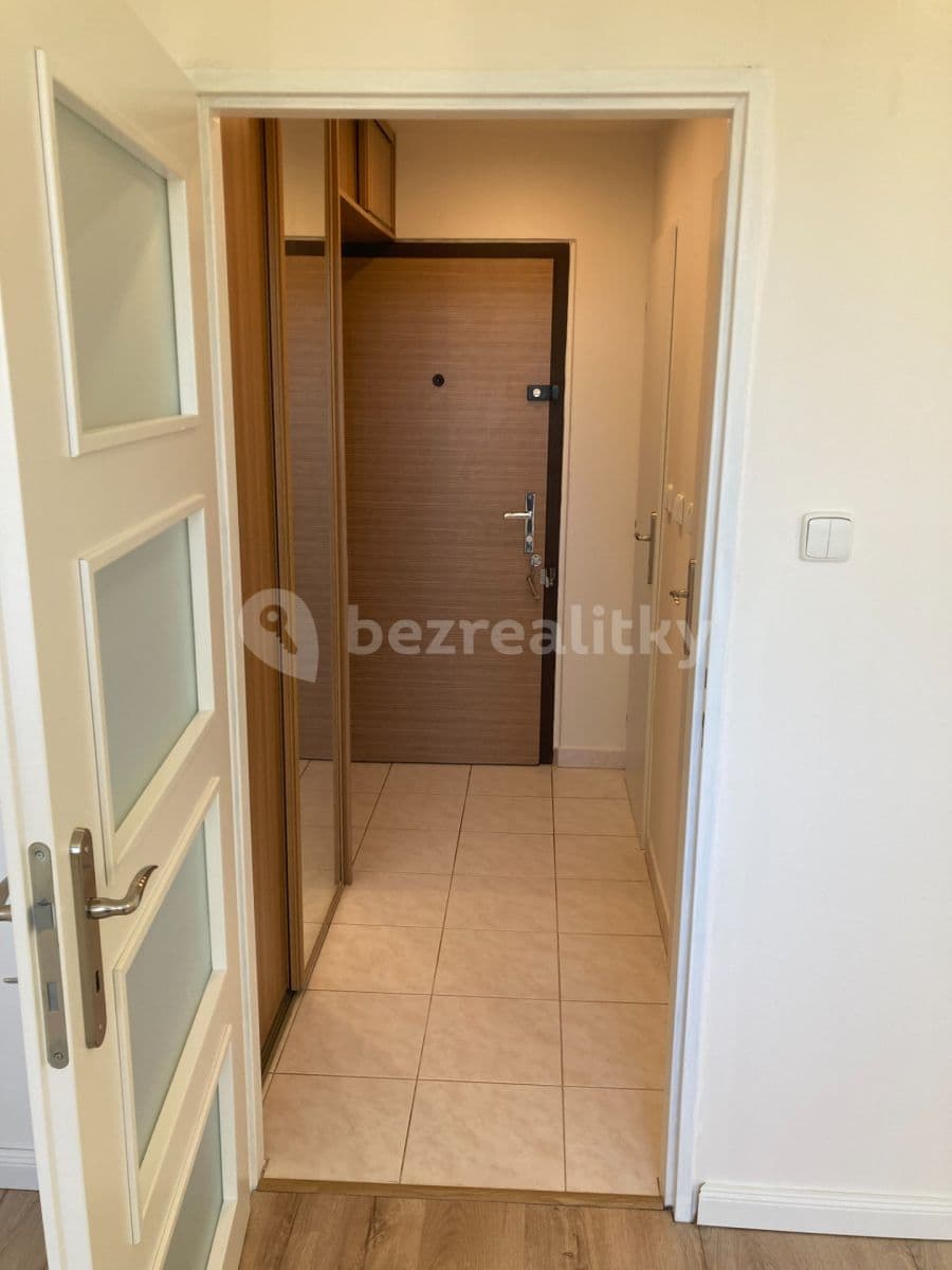 Prenájom bytu 1-izbový 36 m², Ouholická, Praha, Praha Prenájom bytu 1-izbový 36 m², Ouholická, Praha, Praha