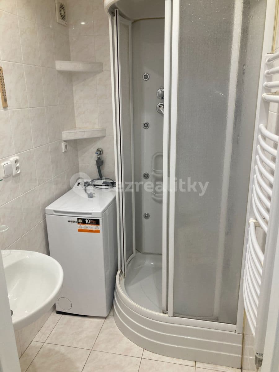 Prenájom bytu 1-izbový 36 m², Ouholická, Praha, Praha Prenájom bytu 1-izbový 36 m², Ouholická, Praha, Praha