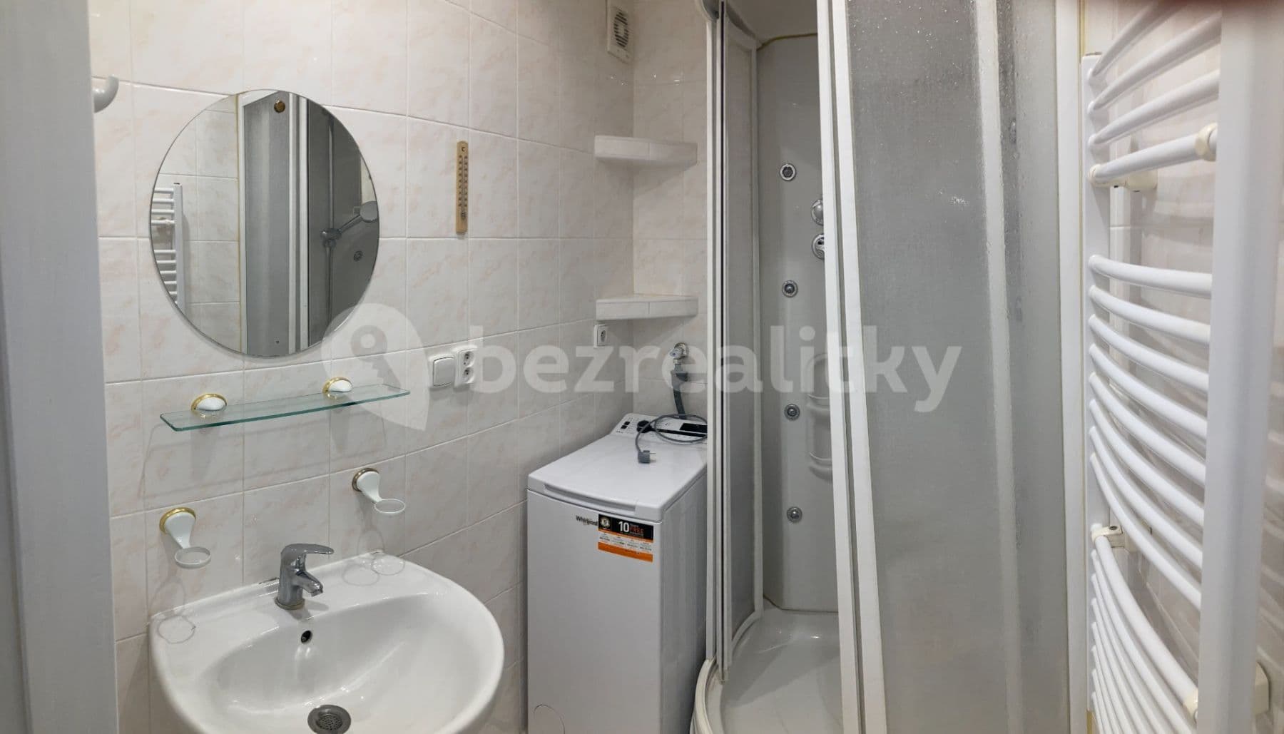 Prenájom bytu 1-izbový 36 m², Ouholická, Praha, Praha Prenájom bytu 1-izbový 36 m², Ouholická, Praha, Praha