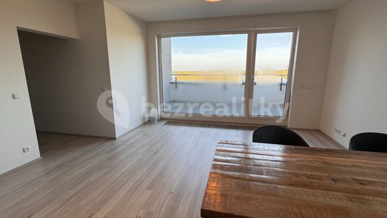 Prenájom bytu 3-izbový 90 m², Oldřichovská, Praha, Praha Prenájom bytu 3-izbový 90 m², Oldřichovská, Praha, Praha