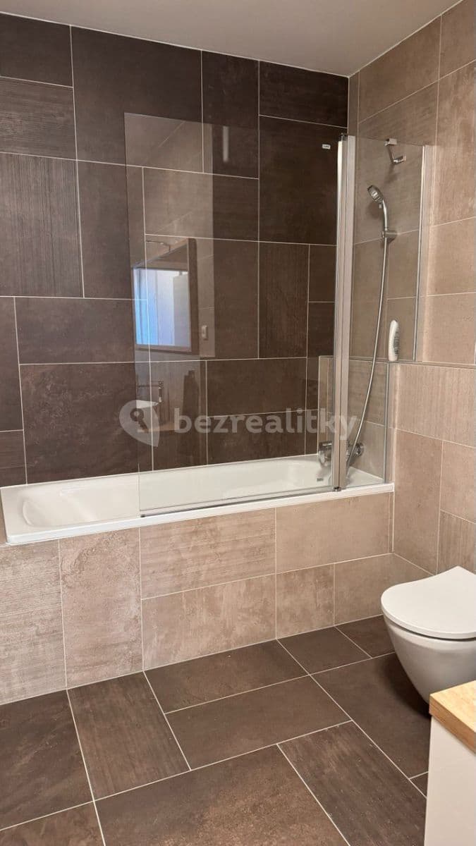 Prenájom bytu 3-izbový 90 m², Oldřichovská, Praha, Praha Prenájom bytu 3-izbový 90 m², Oldřichovská, Praha, Praha