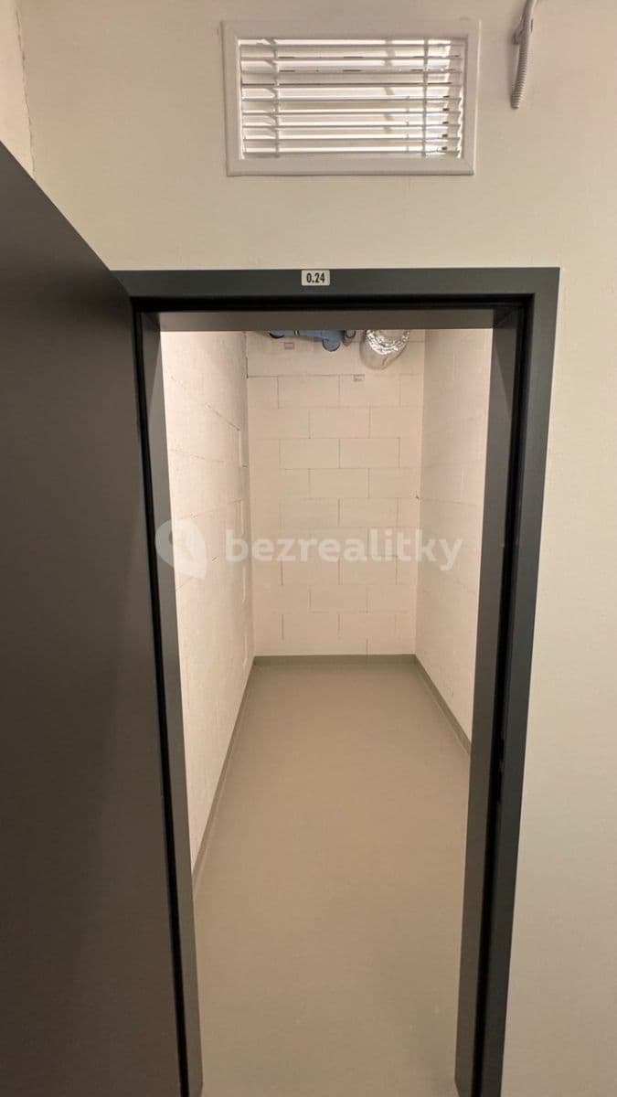 Prenájom bytu 3-izbový 90 m², Oldřichovská, Praha, Praha Prenájom bytu 3-izbový 90 m², Oldřichovská, Praha, Praha