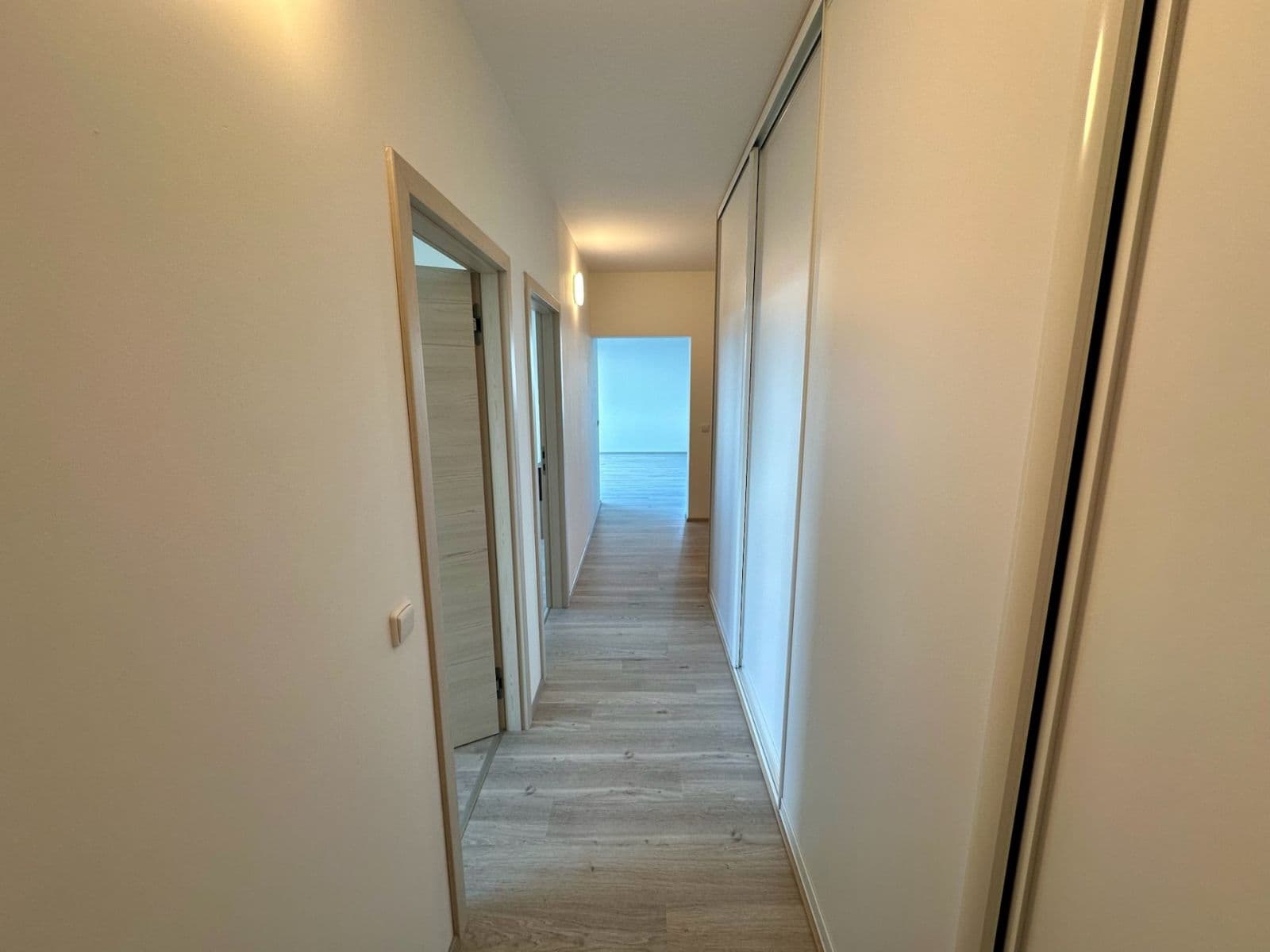 Prenájom bytu 3-izbový 90 m², Oldřichovská, Praha, Praha Prenájom bytu 3-izbový 90 m², Oldřichovská, Praha, Praha