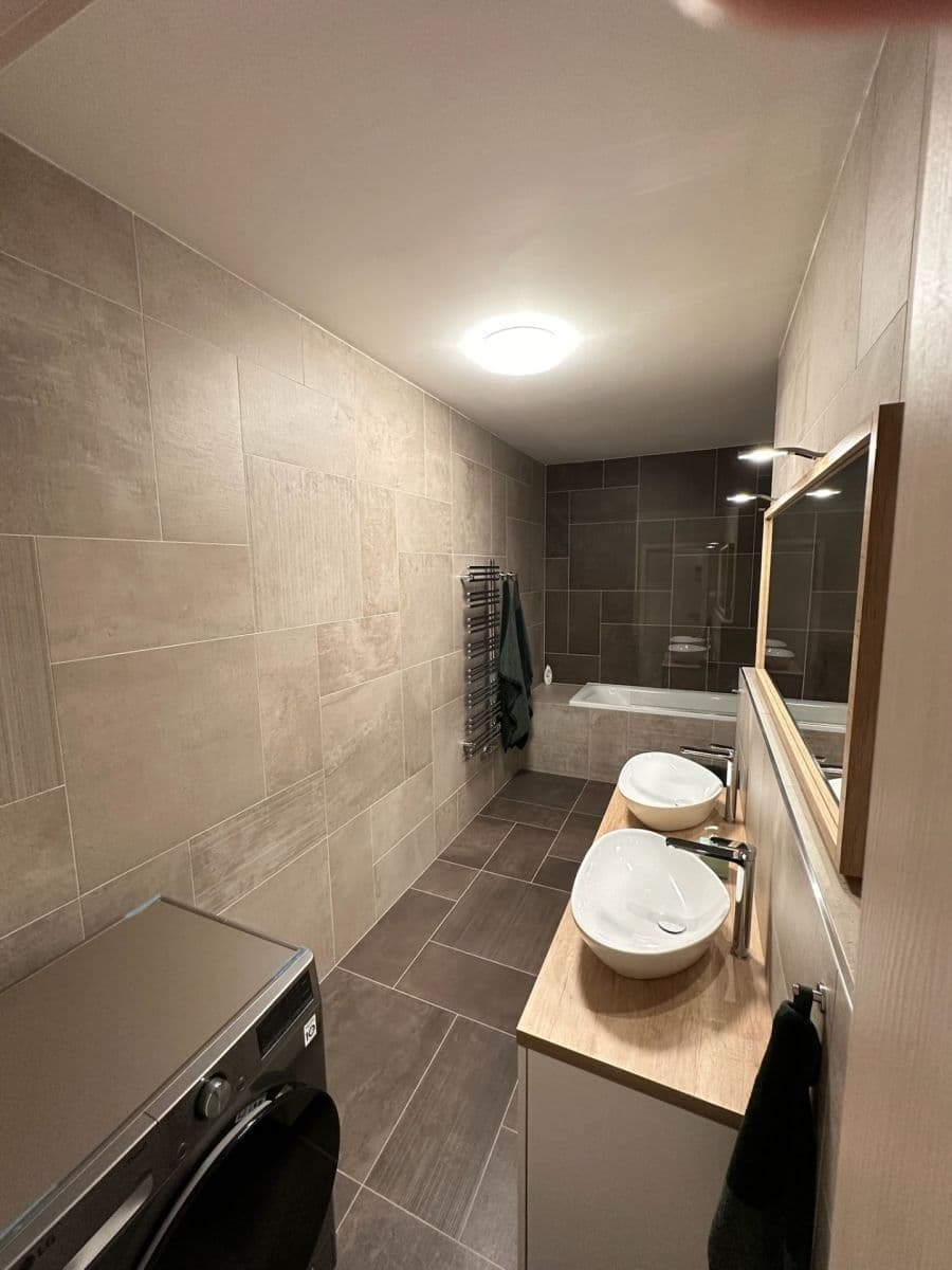 Prenájom bytu 3-izbový 90 m², Oldřichovská, Praha, Praha Prenájom bytu 3-izbový 90 m², Oldřichovská, Praha, Praha