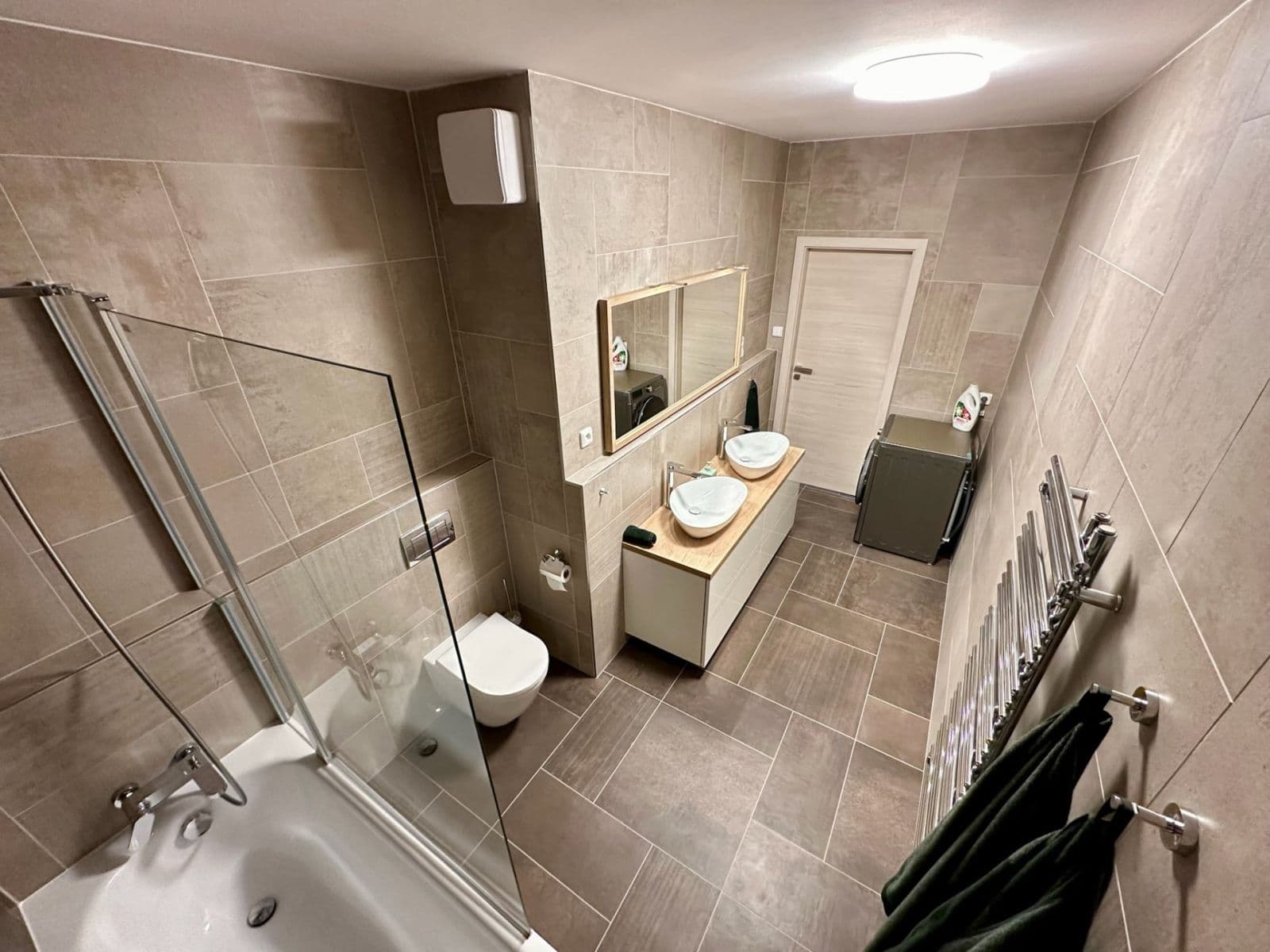 Prenájom bytu 3-izbový 90 m², Oldřichovská, Praha, Praha Prenájom bytu 3-izbový 90 m², Oldřichovská, Praha, Praha