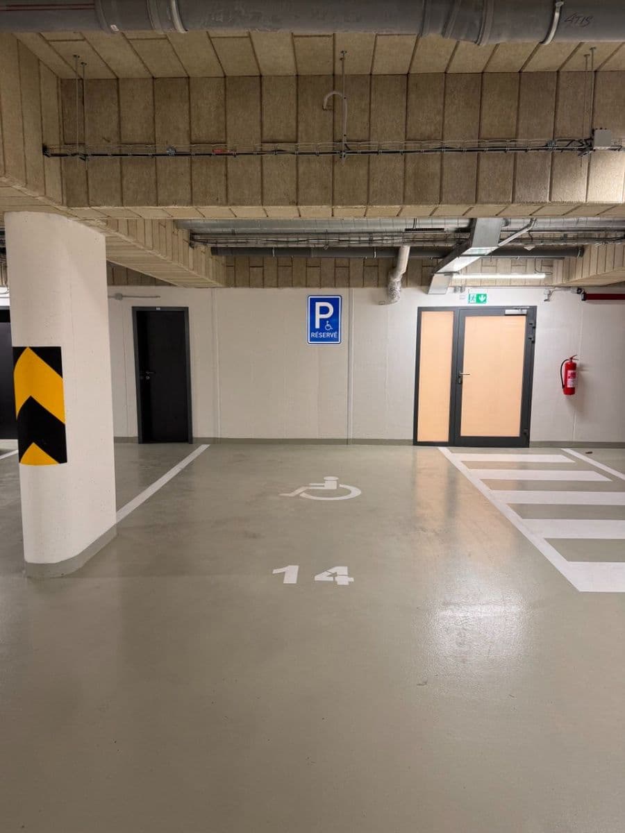 Prenájom bytu 3-izbový 90 m², Oldřichovská, Praha, Praha Prenájom bytu 3-izbový 90 m², Oldřichovská, Praha, Praha