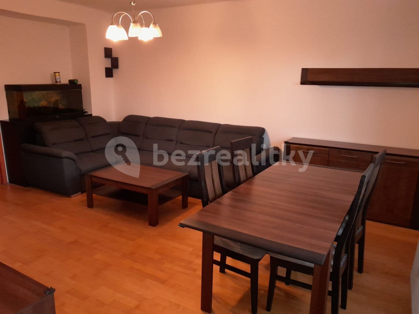 Prenájom bytu 4-izbový 88 m², Osadní, Praha, Praha Prenájom bytu 4-izbový 88 m², Osadní, Praha, Praha