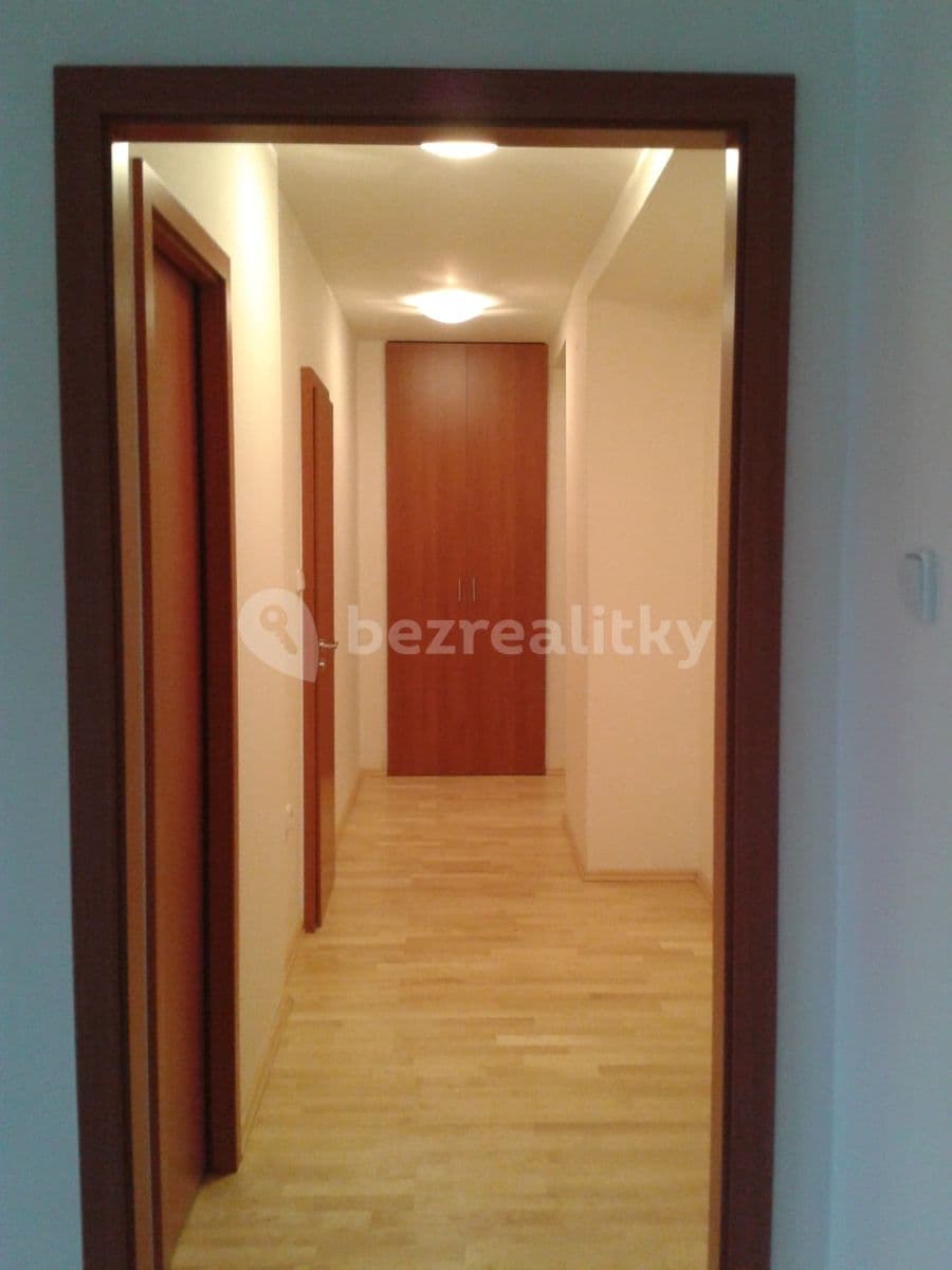 Prenájom bytu 4-izbový 88 m², Osadní, Praha, Praha Prenájom bytu 4-izbový 88 m², Osadní, Praha, Praha
