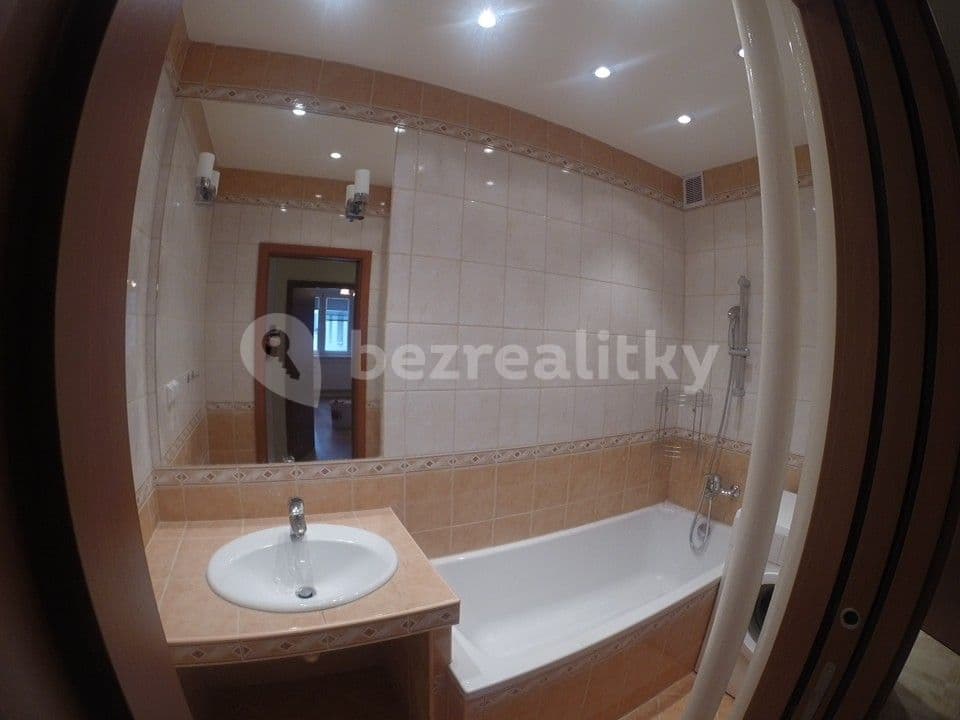Prenájom bytu 4-izbový 88 m², Osadní, Praha, Praha Prenájom bytu 4-izbový 88 m², Osadní, Praha, Praha