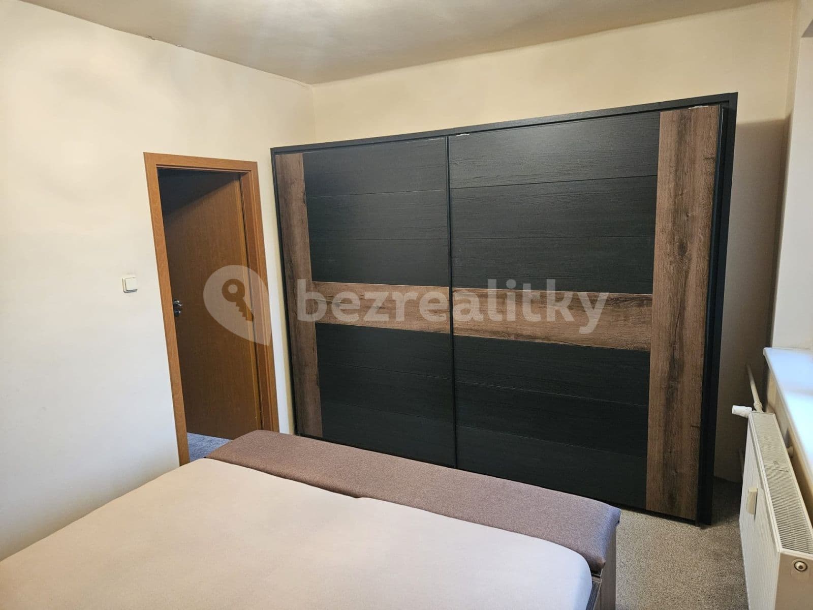 Prenájom bytu 4-izbový 88 m², Osadní, Praha, Praha Prenájom bytu 4-izbový 88 m², Osadní, Praha, Praha