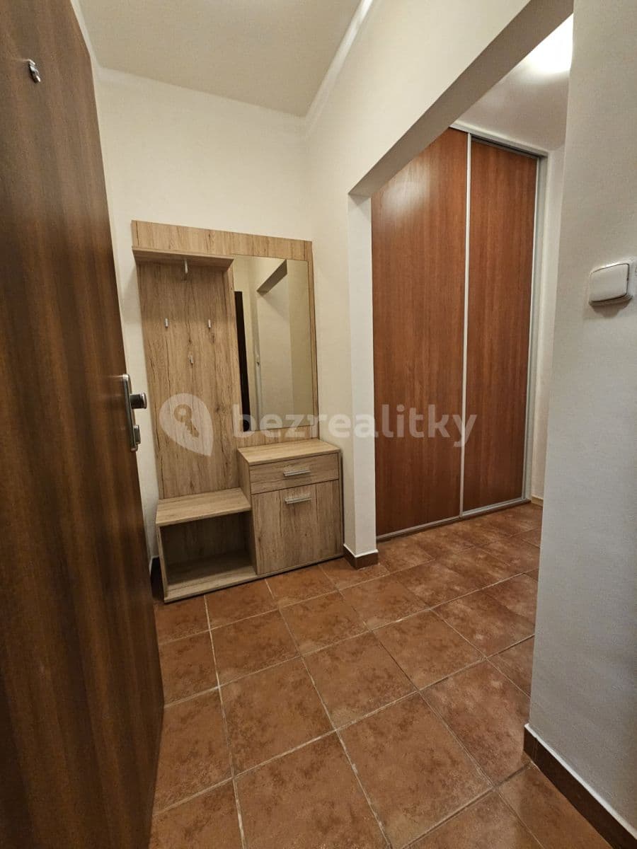 Prenájom bytu 4-izbový 88 m², Osadní, Praha, Praha Prenájom bytu 4-izbový 88 m², Osadní, Praha, Praha