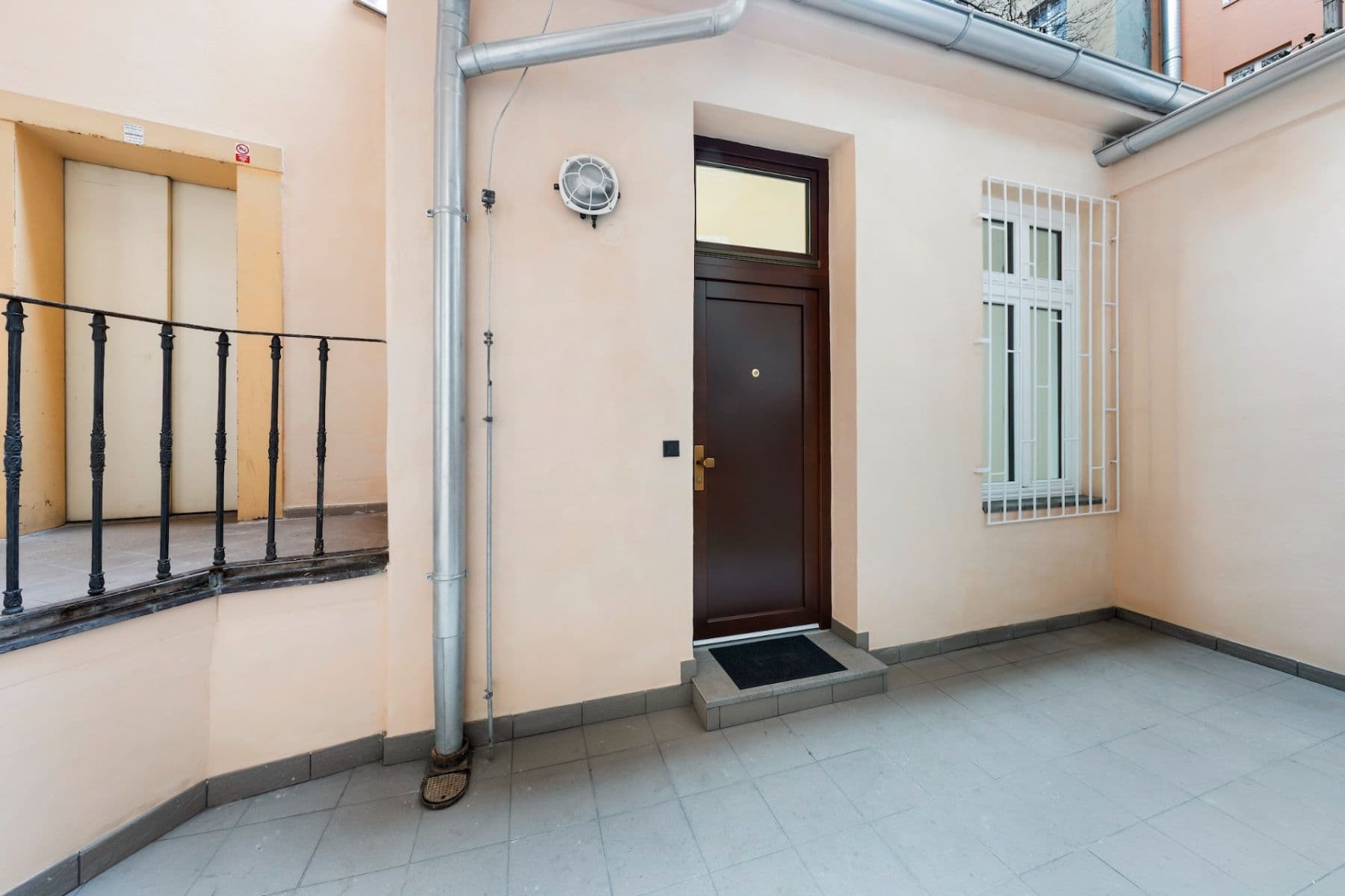 Prenájom bytu 1-izbový 26 m², Ostrovní, Praha, Praha Prenájom bytu 1-izbový 26 m², Ostrovní, Praha, Praha