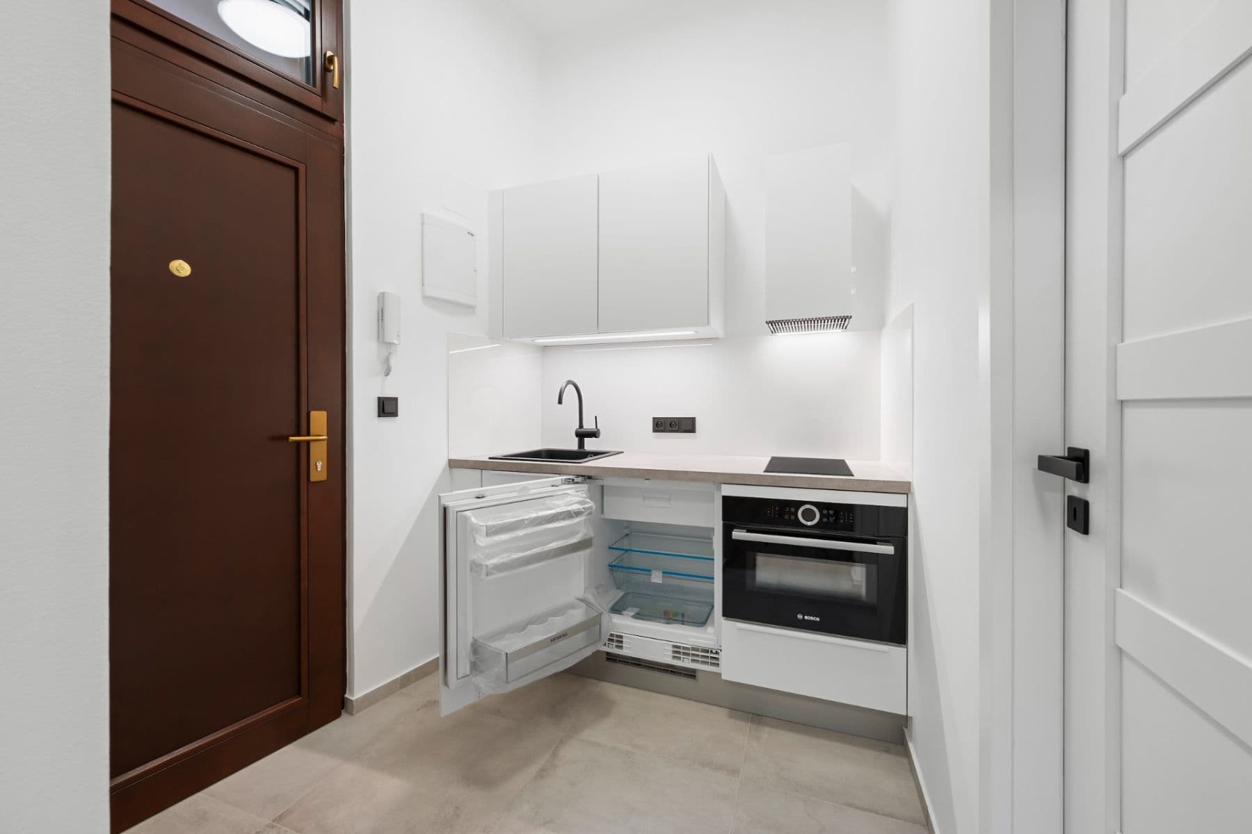 Prenájom bytu 1-izbový 26 m², Ostrovní, Praha, Praha Prenájom bytu 1-izbový 26 m², Ostrovní, Praha, Praha