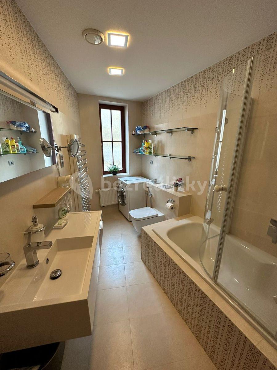 Predaj bytu 3-izbový 83 m², Zámecký vrch, Karlovy Vary, Karlovarský kraj
