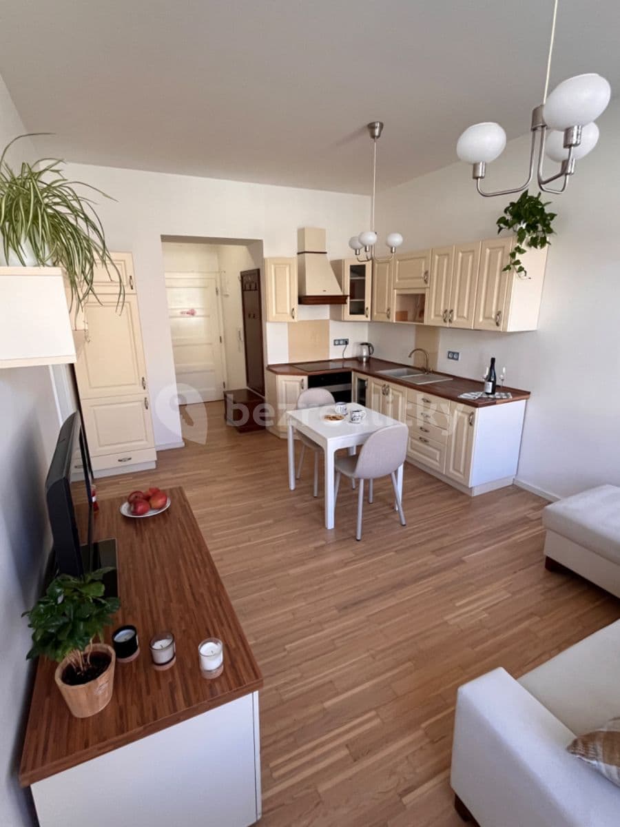 Prenájom bytu 2-izbový 40 m², Bořivojova, Praha, Praha Prenájom bytu 2-izbový 40 m², Bořivojova, Praha, Praha