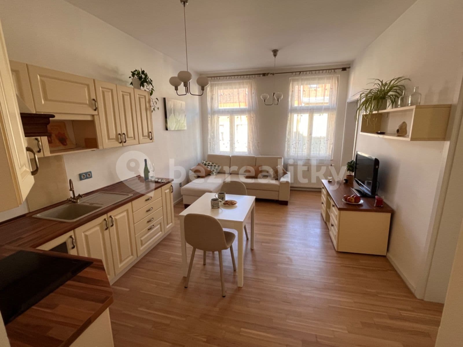 Prenájom bytu 2-izbový 40 m², Bořivojova, Praha, Praha Prenájom bytu 2-izbový 40 m², Bořivojova, Praha, Praha