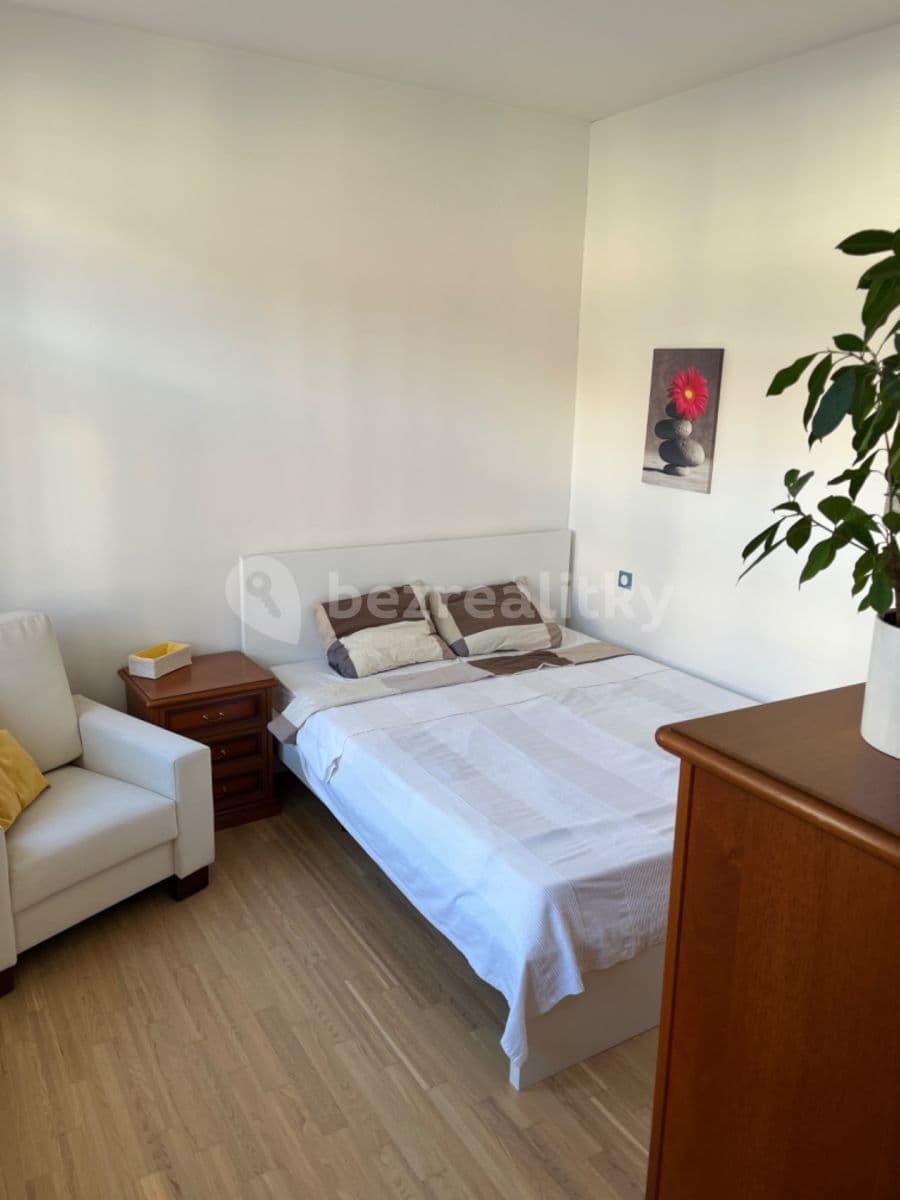 Prenájom bytu 2-izbový 40 m², Bořivojova, Praha, Praha Prenájom bytu 2-izbový 40 m², Bořivojova, Praha, Praha