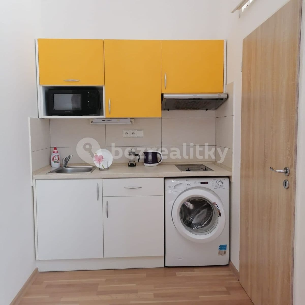 Prenájom bytu Garsoniéra 30 m², Víta Nejedlého, Praha, Praha Prenájom bytu Garsoniéra 30 m², Víta Nejedlého, Praha, Praha