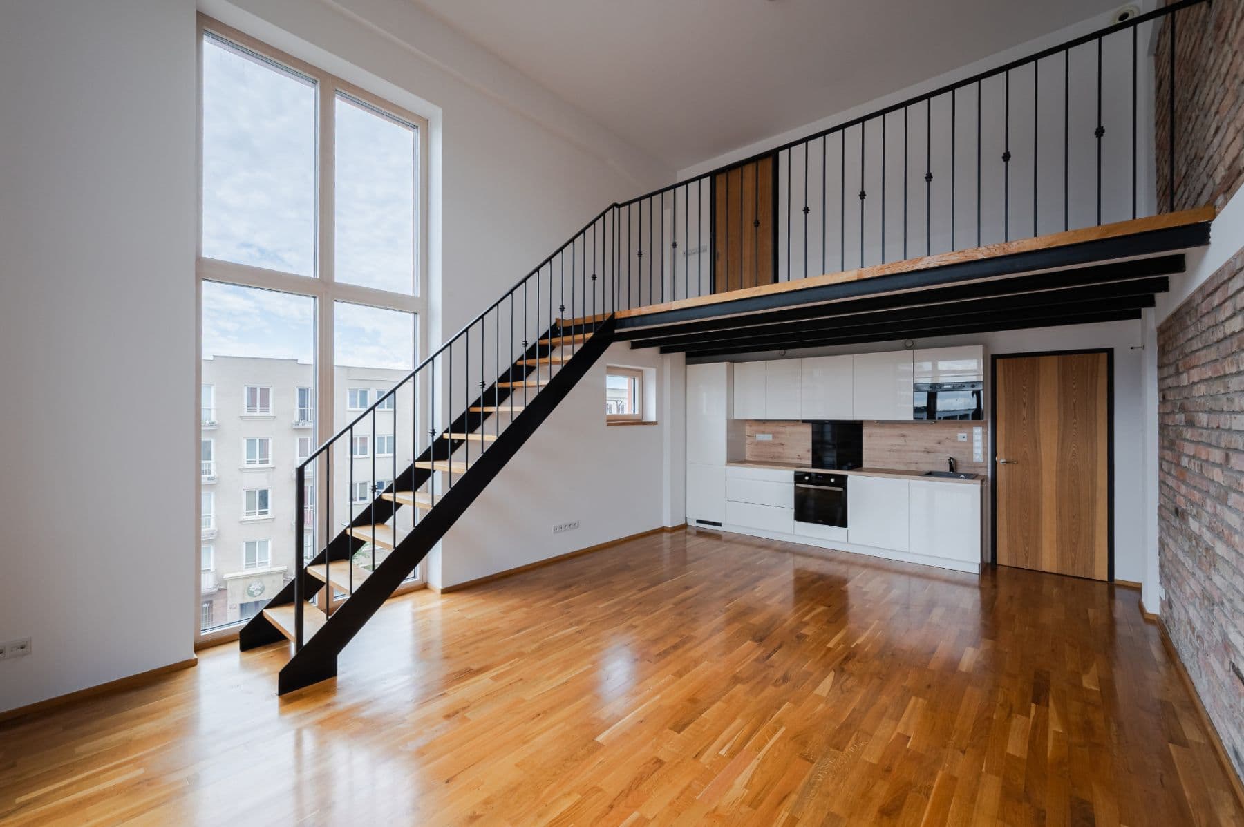 Prenájom bytu 3-izbový 94 m², Ambrožova, Praha, Praha Prenájom bytu 3-izbový 94 m², Ambrožova, Praha, Praha