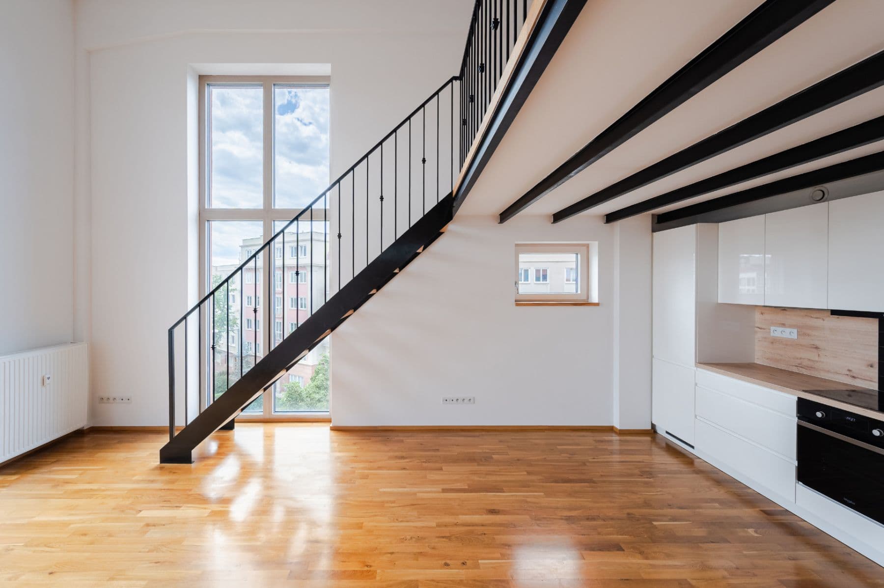 Prenájom bytu 3-izbový 94 m², Ambrožova, Praha, Praha Prenájom bytu 3-izbový 94 m², Ambrožova, Praha, Praha