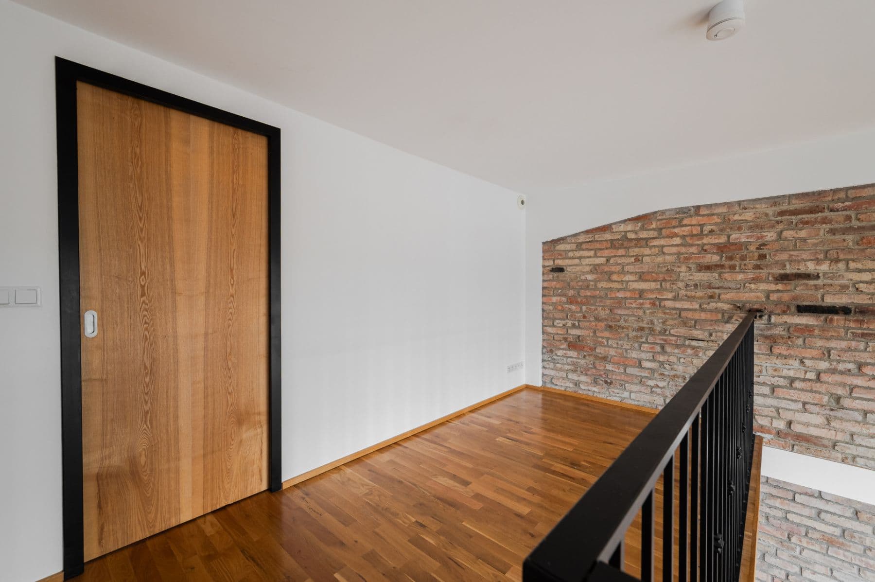 Prenájom bytu 3-izbový 94 m², Ambrožova, Praha, Praha Prenájom bytu 3-izbový 94 m², Ambrožova, Praha, Praha